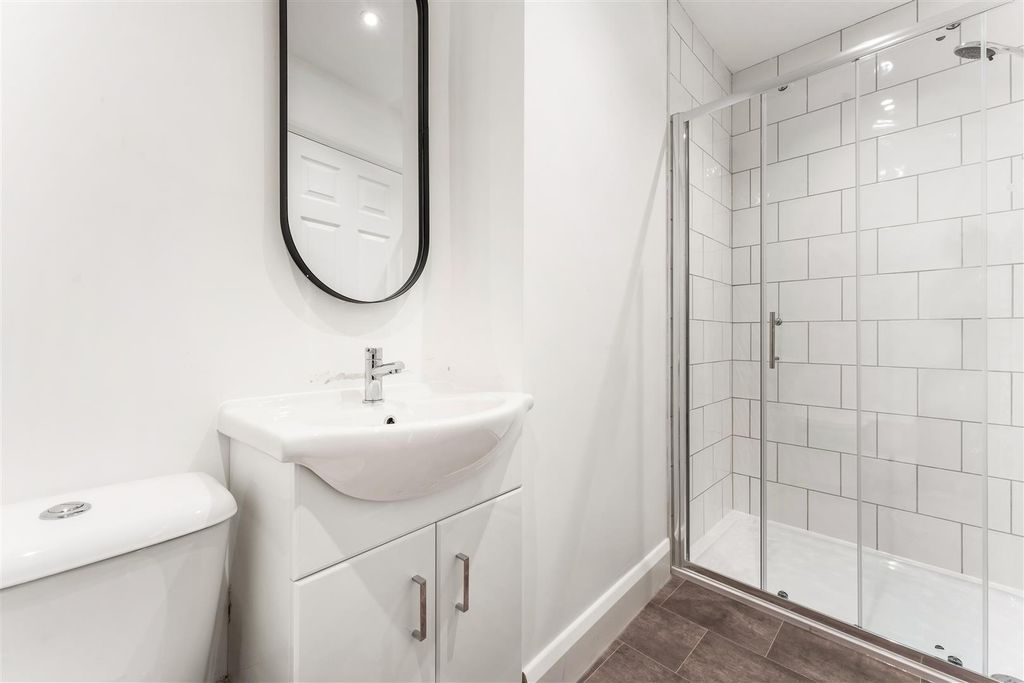 Property photo 3 of 7 38 Windsor Road-6.Jpg