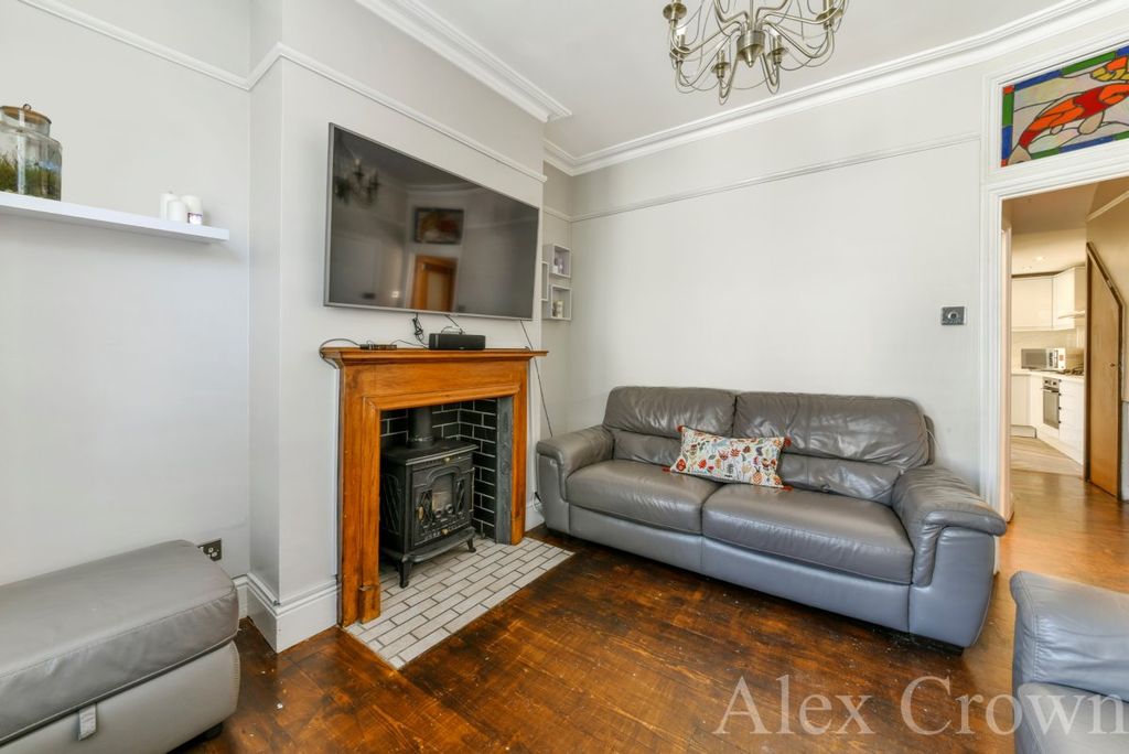 Property photo 3 of 12