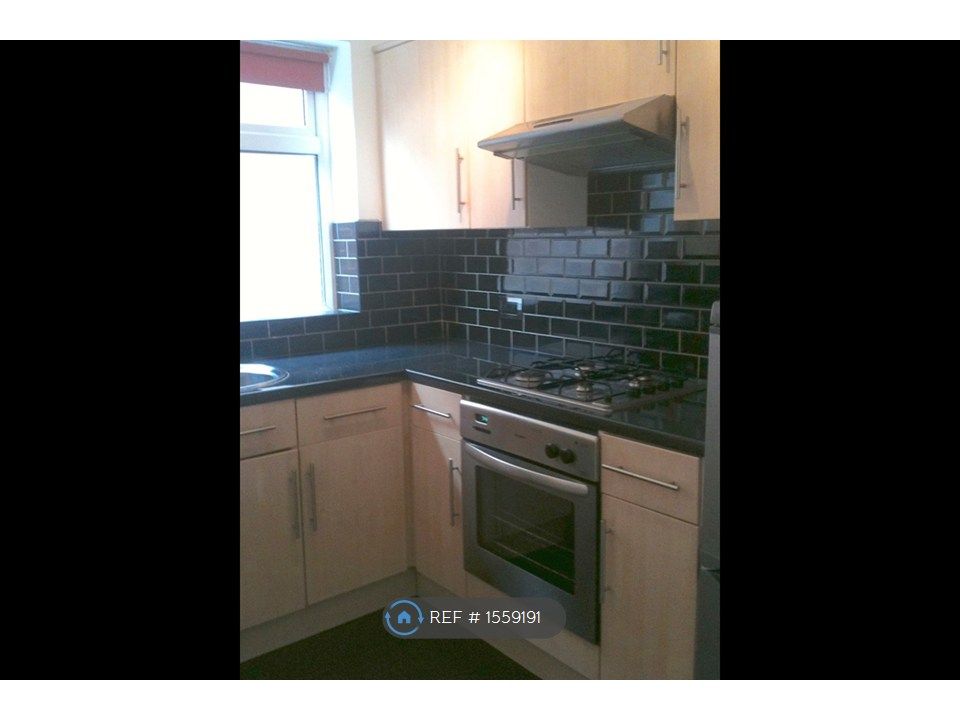 Property photo 2 of 5 Kitchen