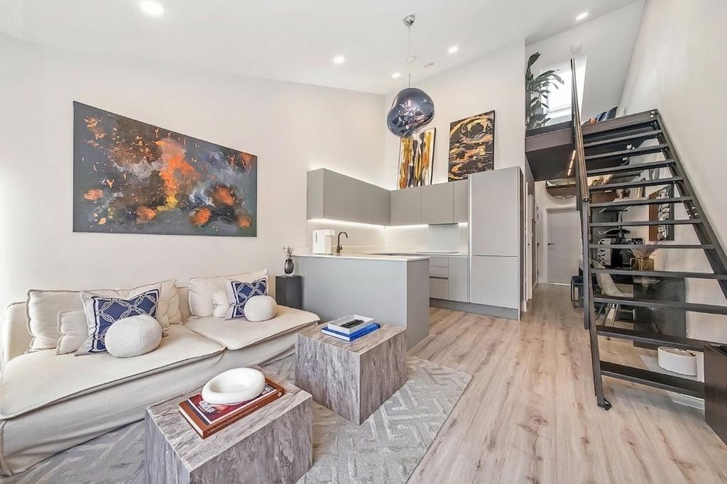 Property photo 2 of 14 Reception Room/ Kitchen