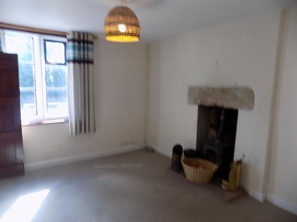 Property photo 3 of 7 Lounge - Fireplace
