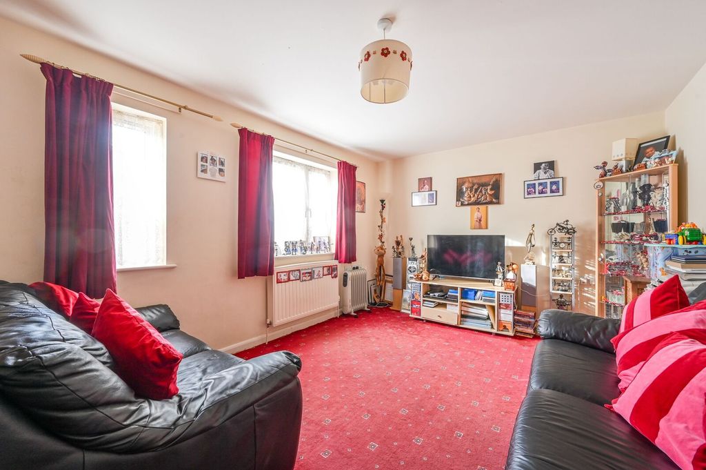 Property photo 2 of 10