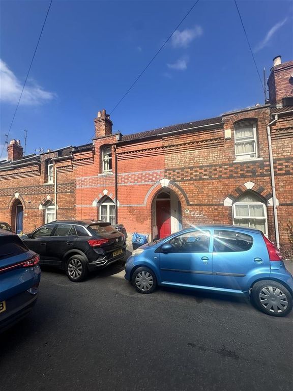 Property photo 1 of 1 Charming Period Brick Terraced House...