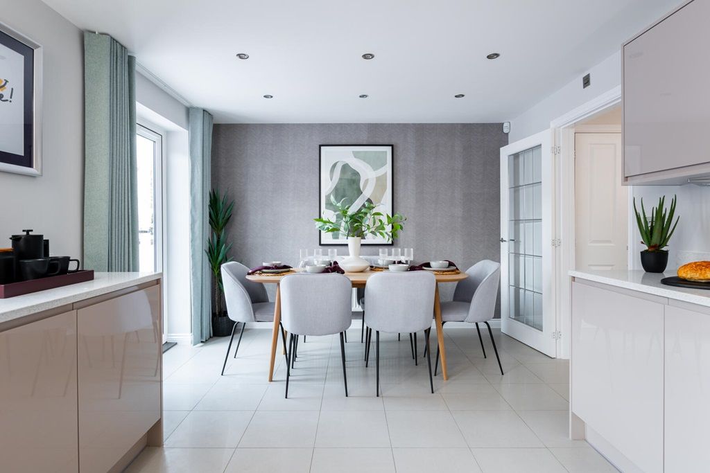 Property photo 1 of 11 Dining Area Fit For The Whole Family