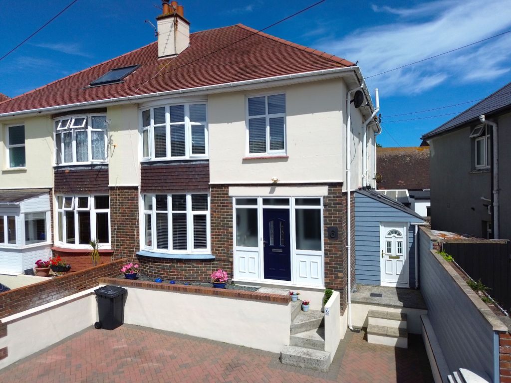 Property photo 1 of 40