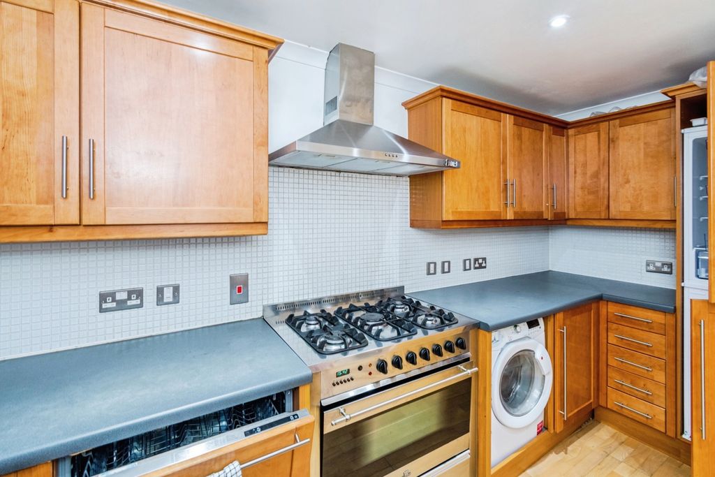 Property photo 2 of 14 Pbox-Img.Jpg