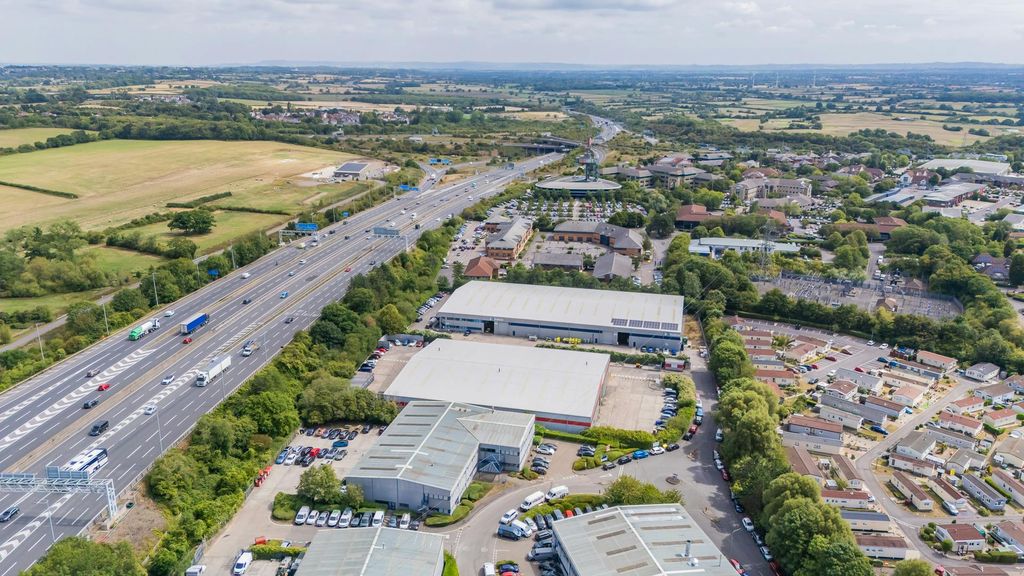 Property photo 1 of 7 Interplex Orpen Park II Bristol Web11.Jpg