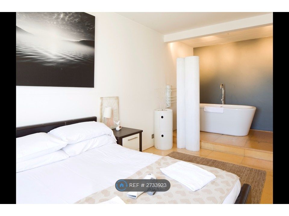 Property photo 3 of 23 Master Bedroom