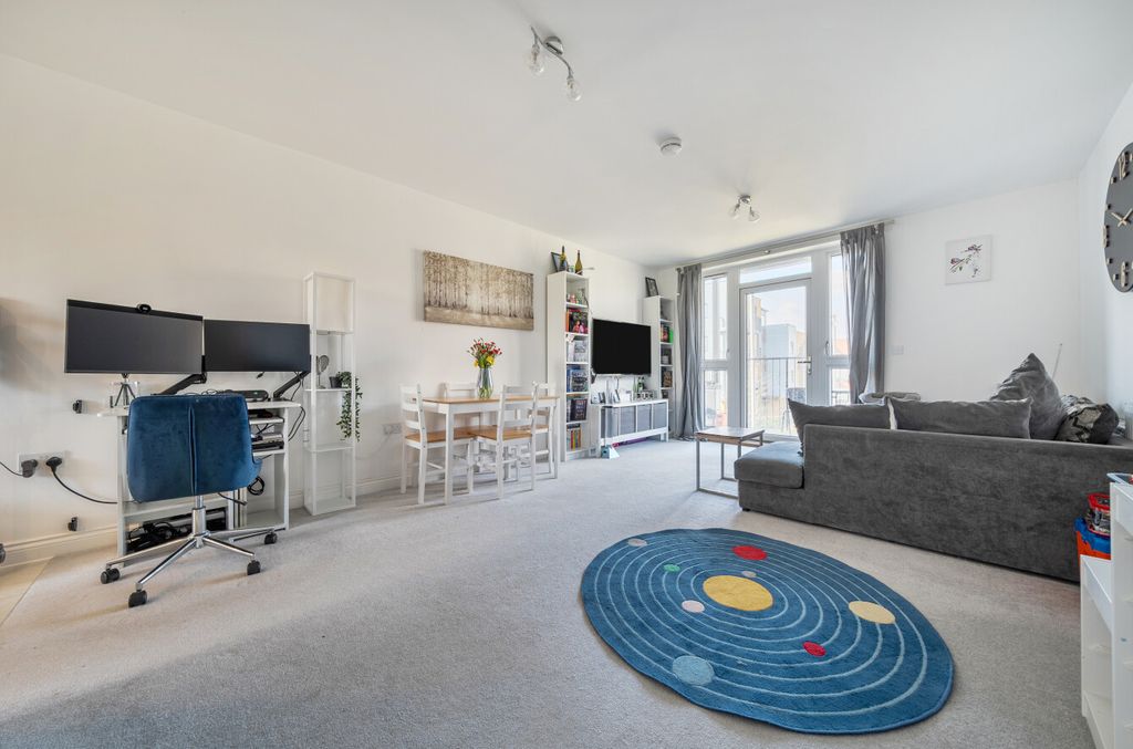 Property photo 2 of 12