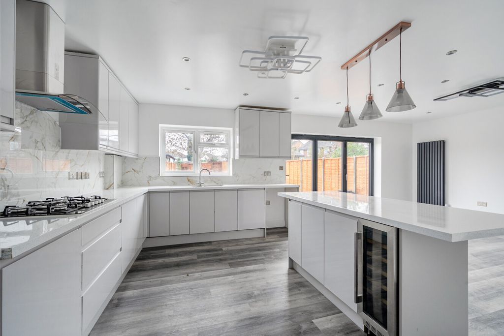 Property photo 2 of 24 1415926-9-6996E4A...