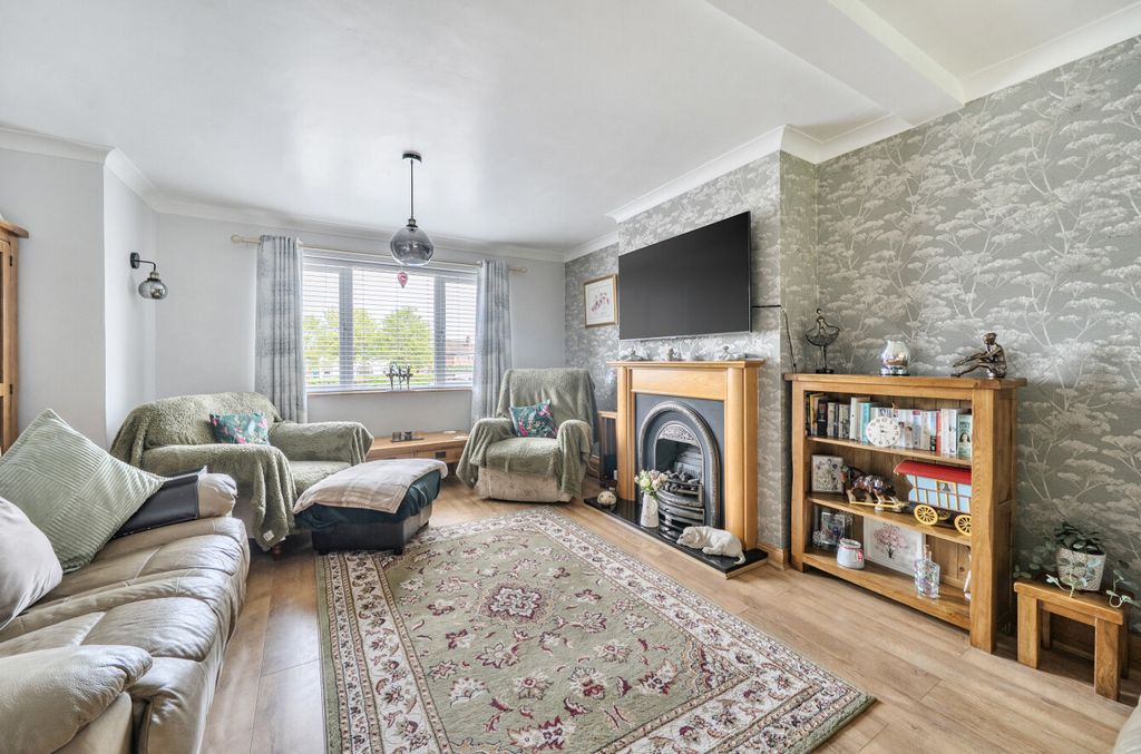 Property photo 2 of 17 1439358-13-69d785...