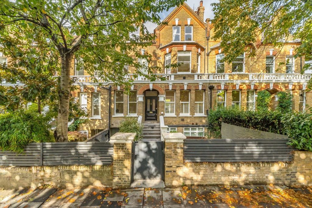 Property photo 1 of 8