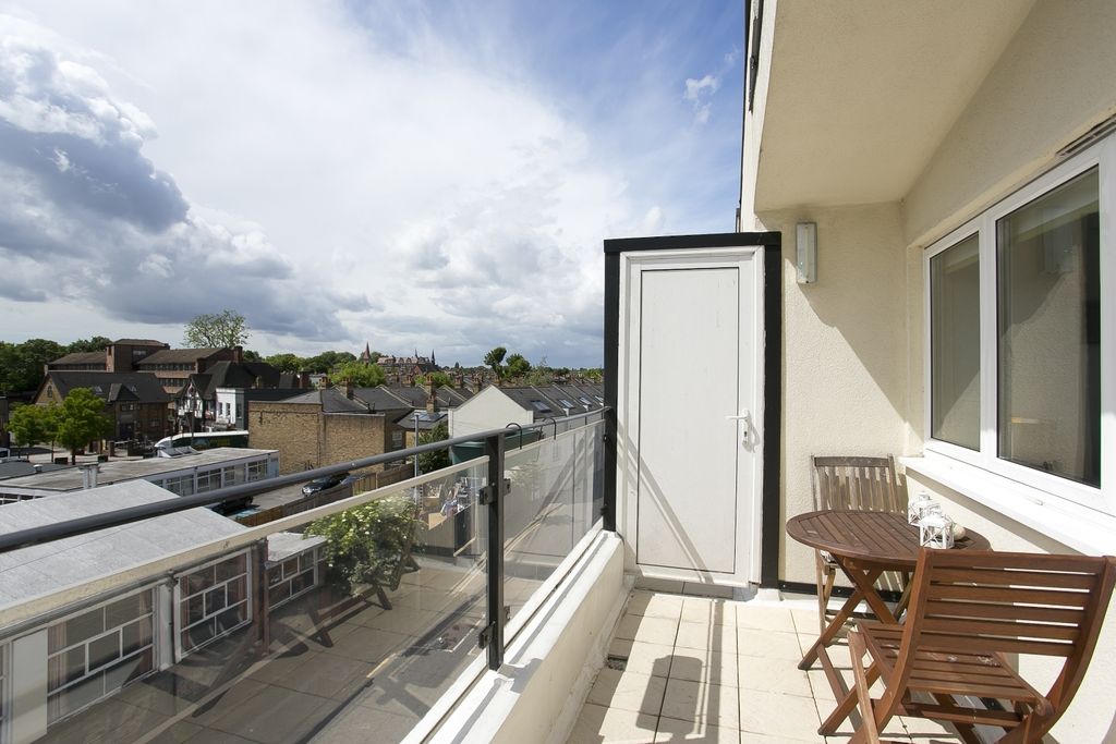 Property photo 2 of 7 Balcony