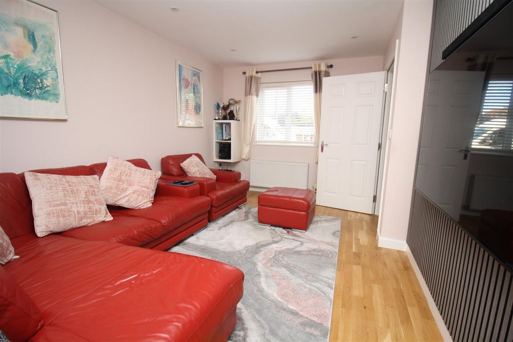 Property photo 3 of 16