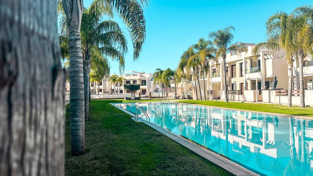 Property photo 1 of 50