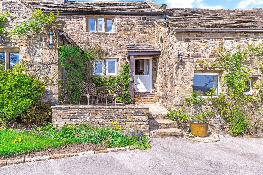 Property photo 2 of 56