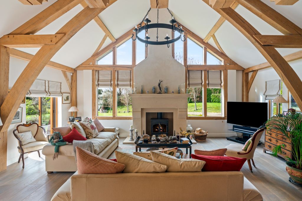 Property photo 3 of 34 Living Room