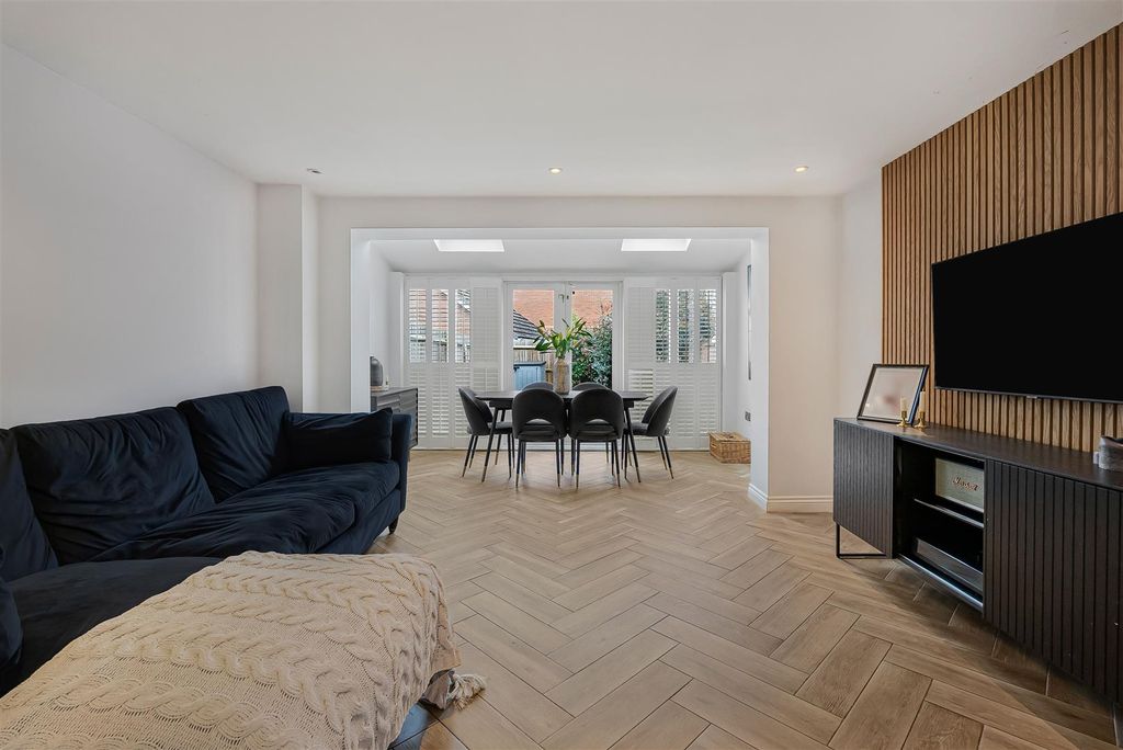 Property photo 3 of 39 15_76862.Jpg