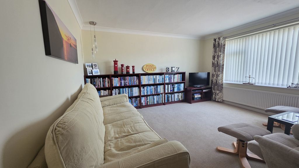 Property photo 3 of 33