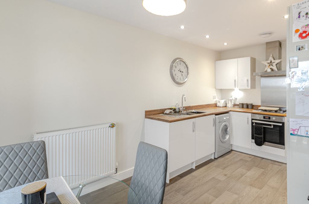 Property photo 3 of 22 Advert-22