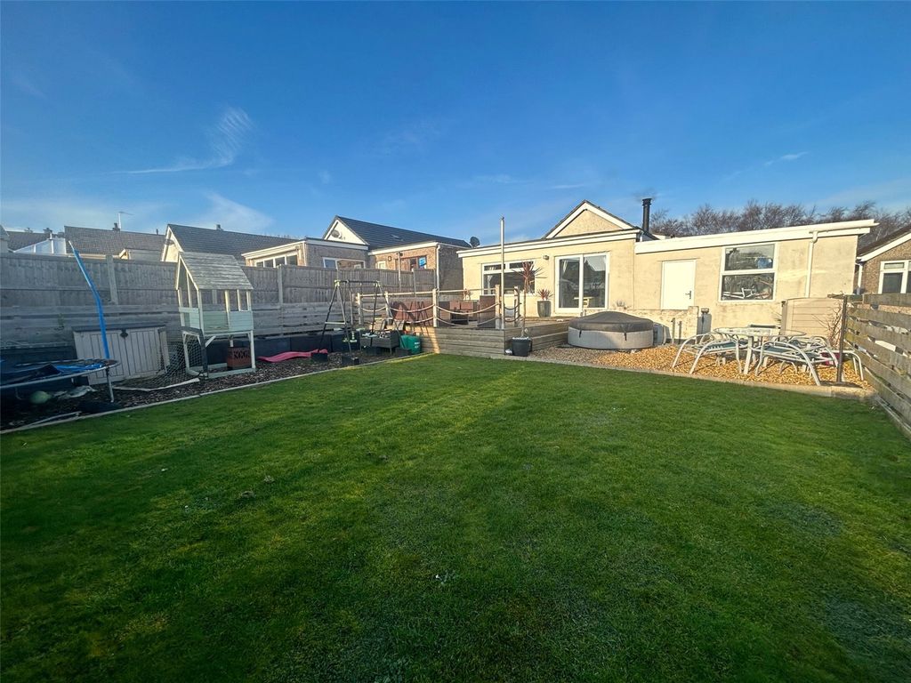 Property photo 2 of 12 Picture No. 14