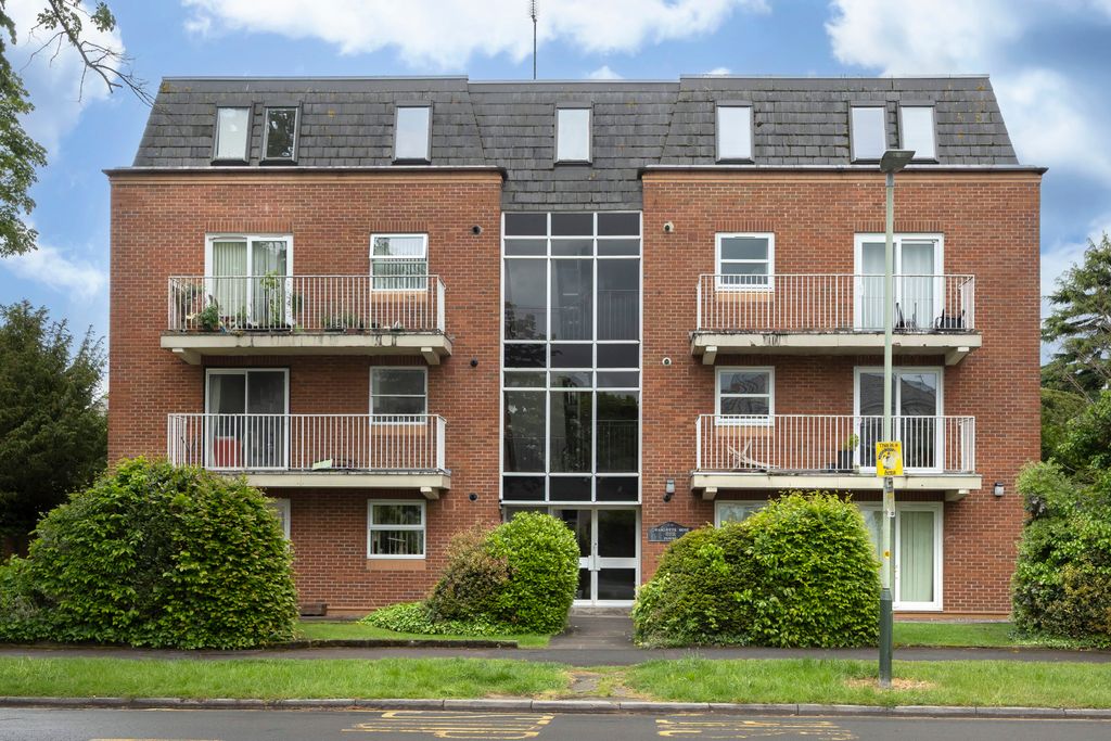 Property photo 1 of 8 Christ Church Rd-01