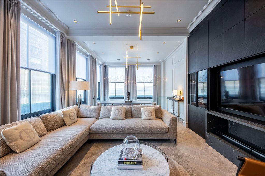 Property photo 3 of 15 Reception Room