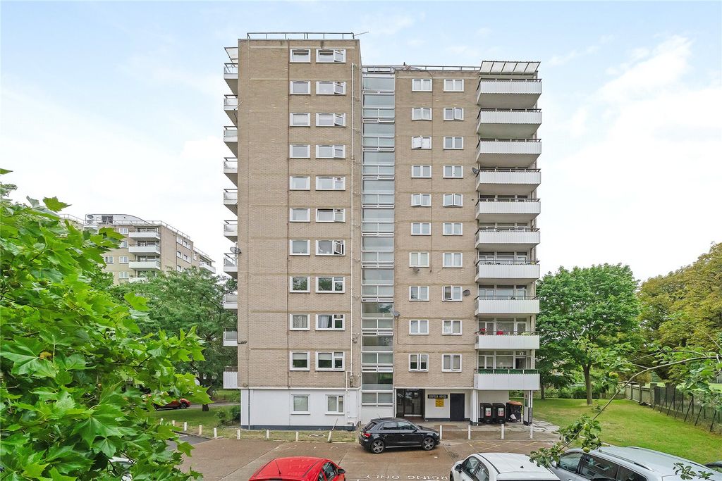 Property photo 2 of 18 External