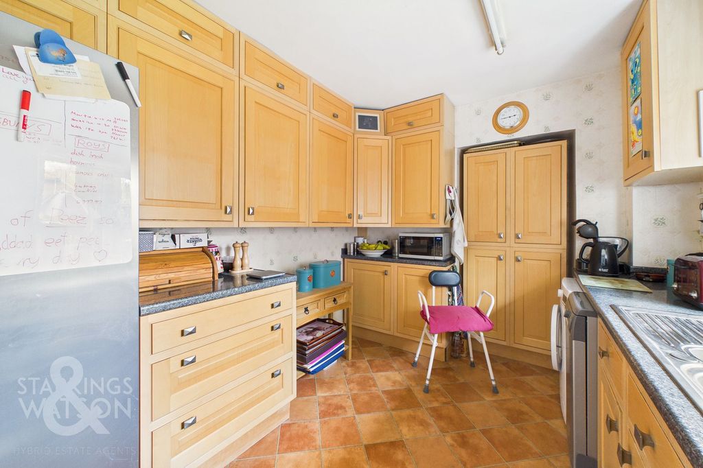 Property photo 3 of 37