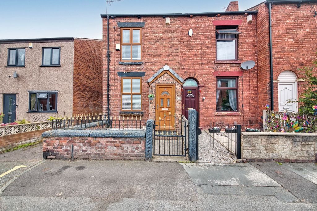 Property photo 1 of 12