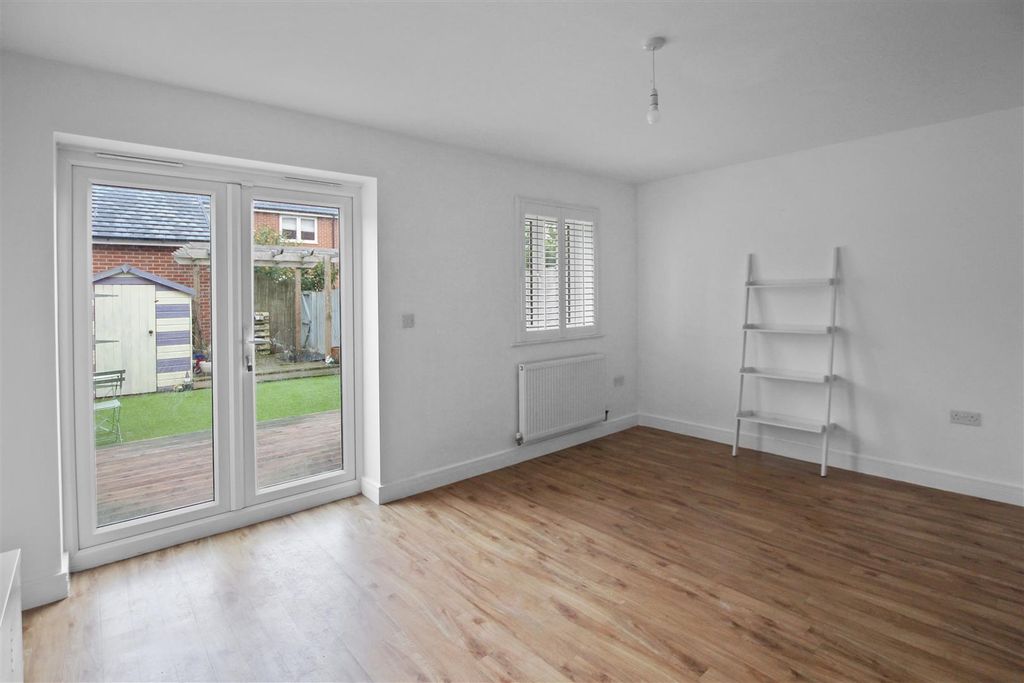 Property photo 2 of 11 Seaforth Gardens  (3).Jpg