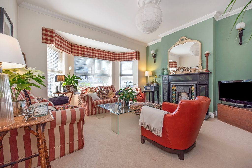 Property photo 2 of 23