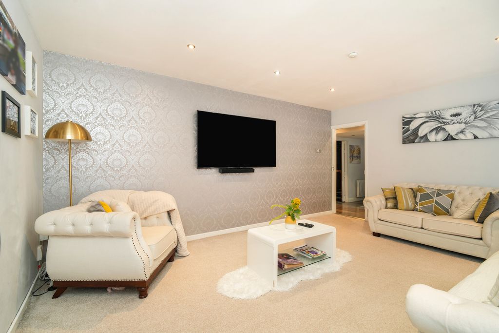 Additional image 10 of 5 bed detached house for saleGleneagles Avenue, Hopwood, Heywood OL10