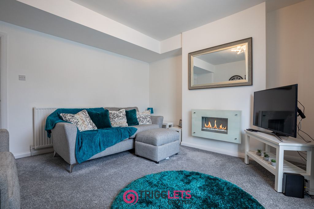 Property photo 3 of 23