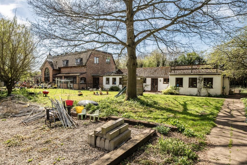 Property photo 1 of 21 Front Aspect