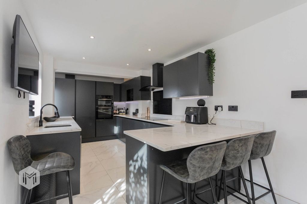 Property photo 3 of 30 Photograph