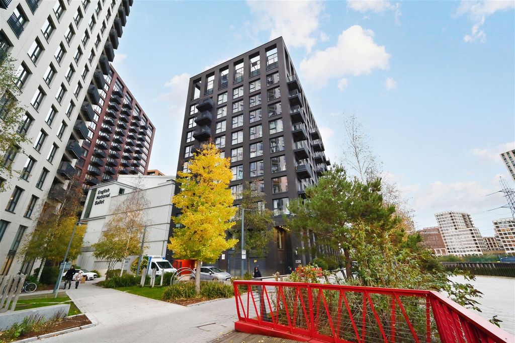 Property photo 3 of 23 807-Echo-House (1).Jpg