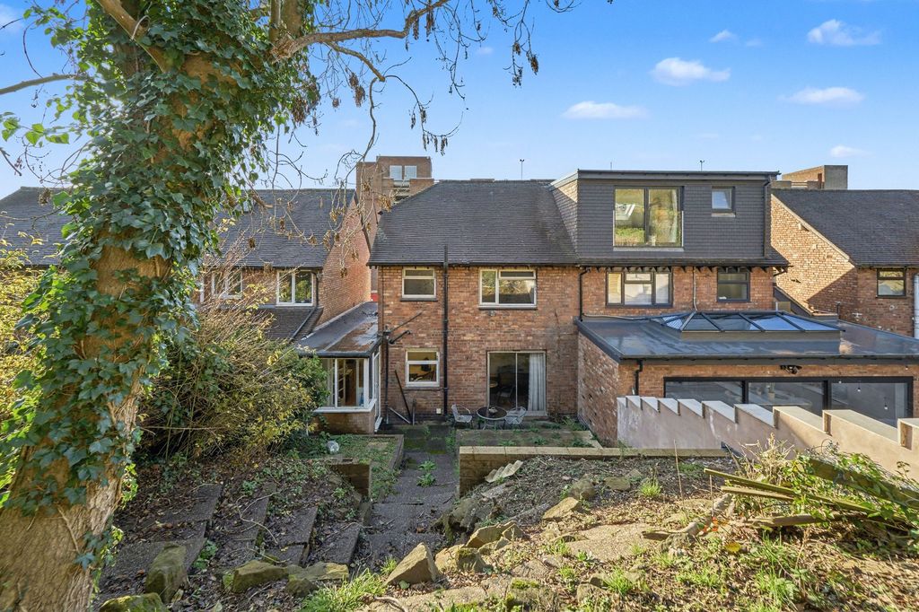 Property photo 3 of 36