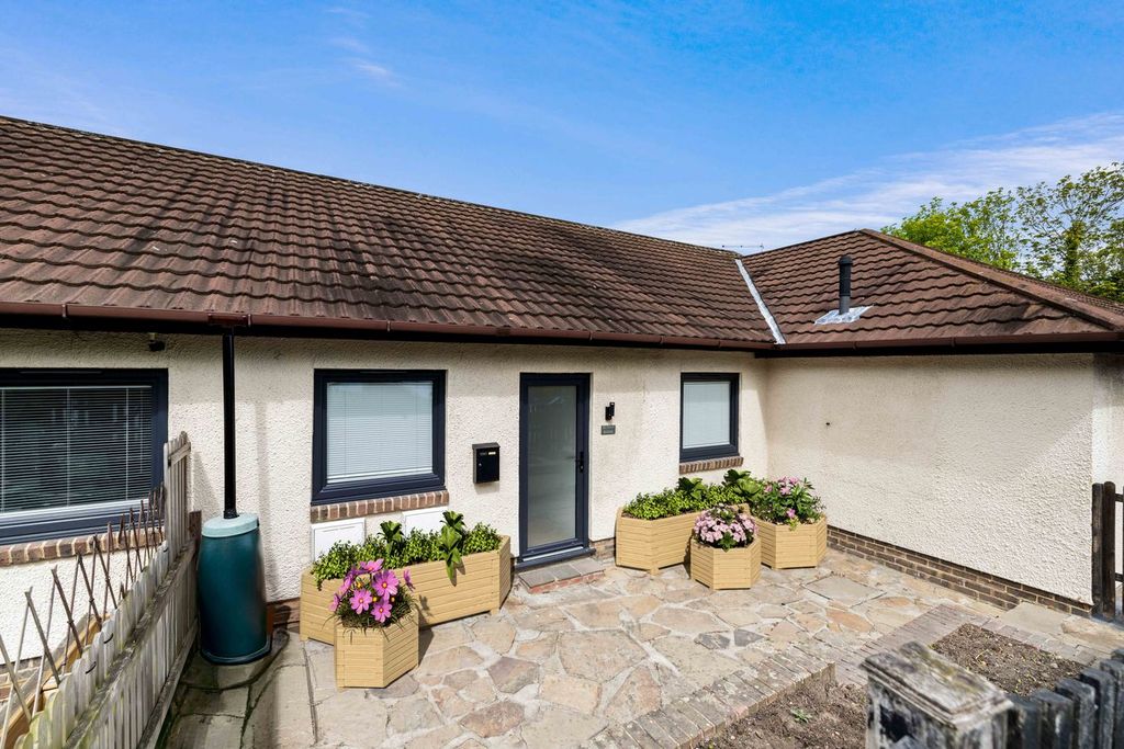 Property photo 1 of 24