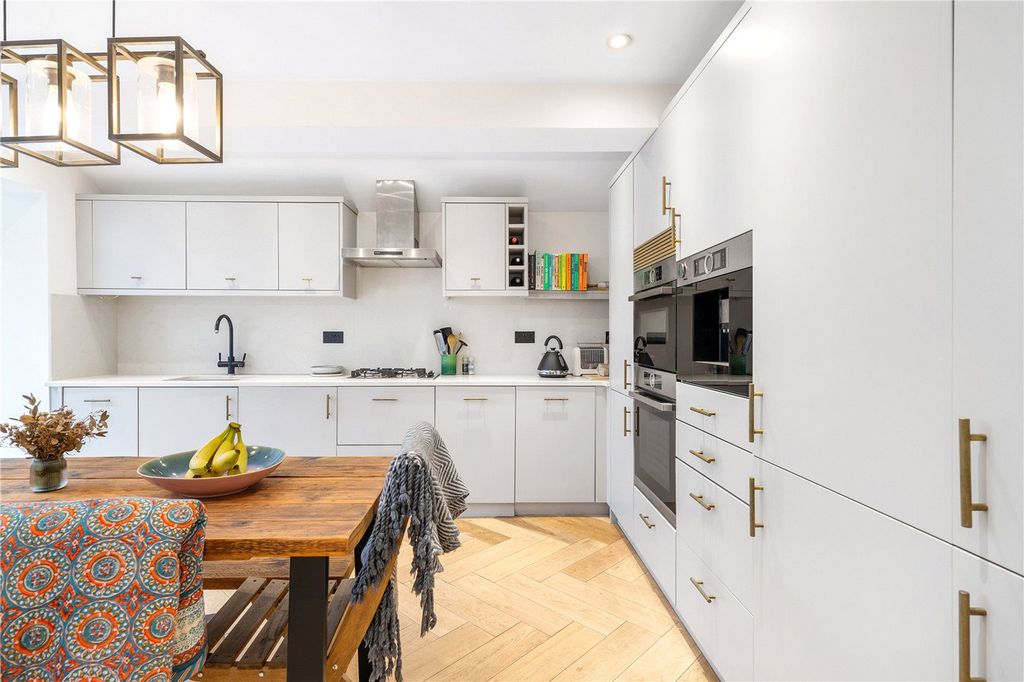 Property photo 1 of 15 Kitchen/Dining