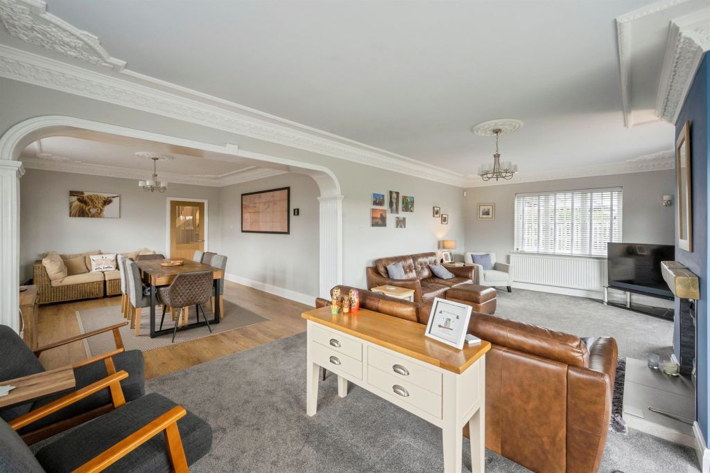 Property photo 2 of 31