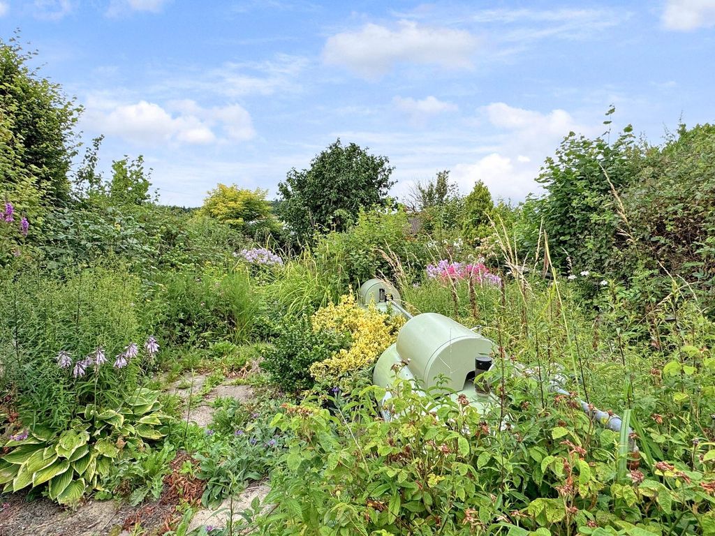 Property photo 2 of 33