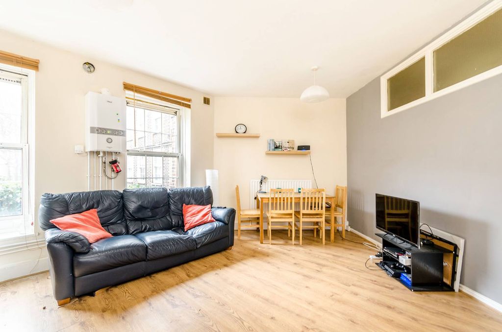 Property photo 2 of 6