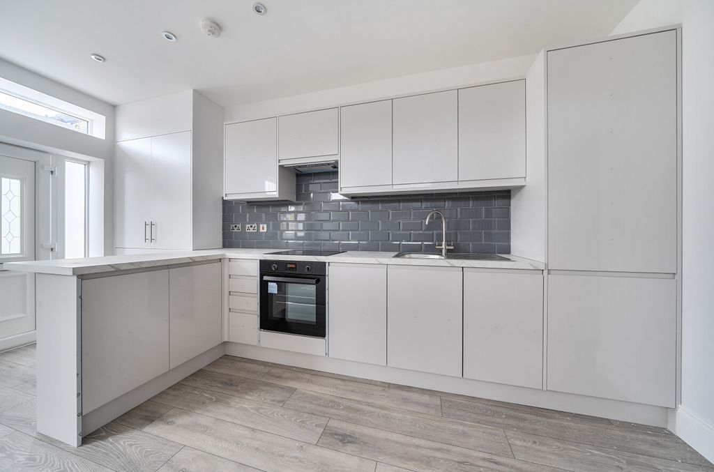 Property photo 3 of 21 Kitchen