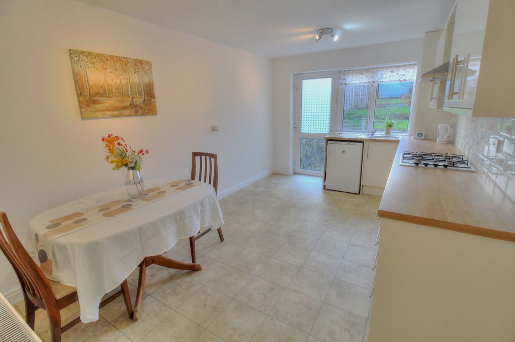 Property photo 2 of 16 Kitchen Diner