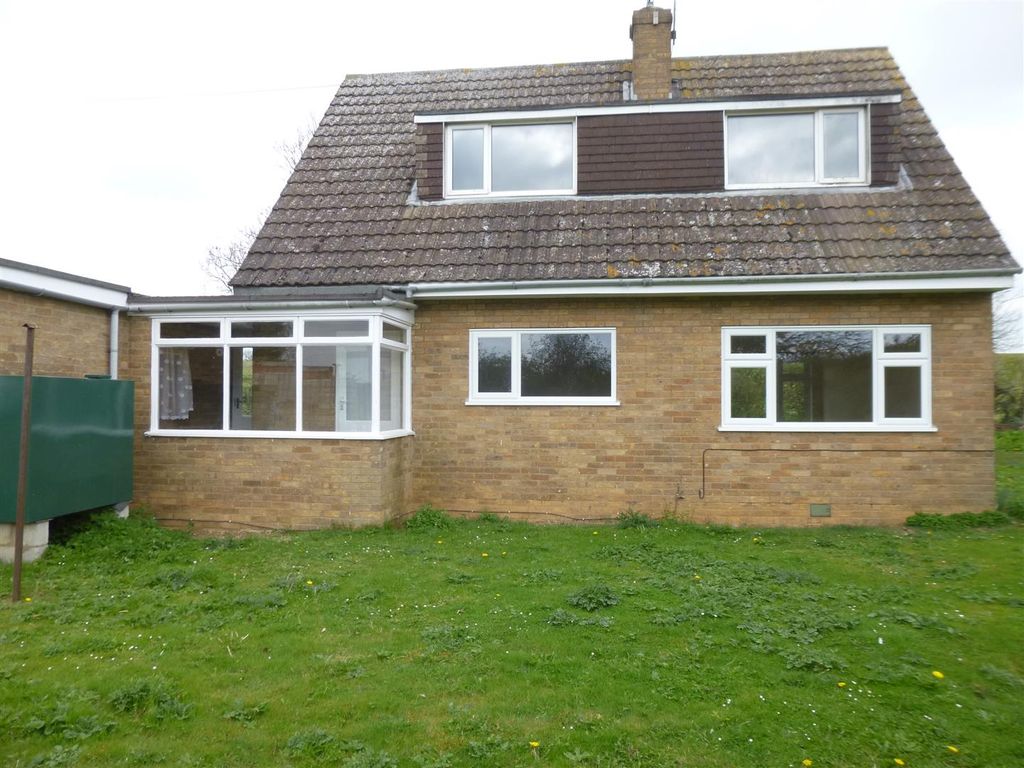 Property photo 2 of 9 Side