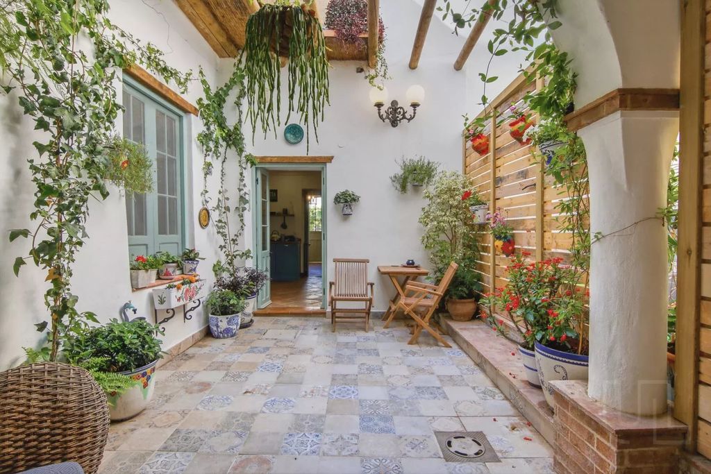 Property photo 1 of 21