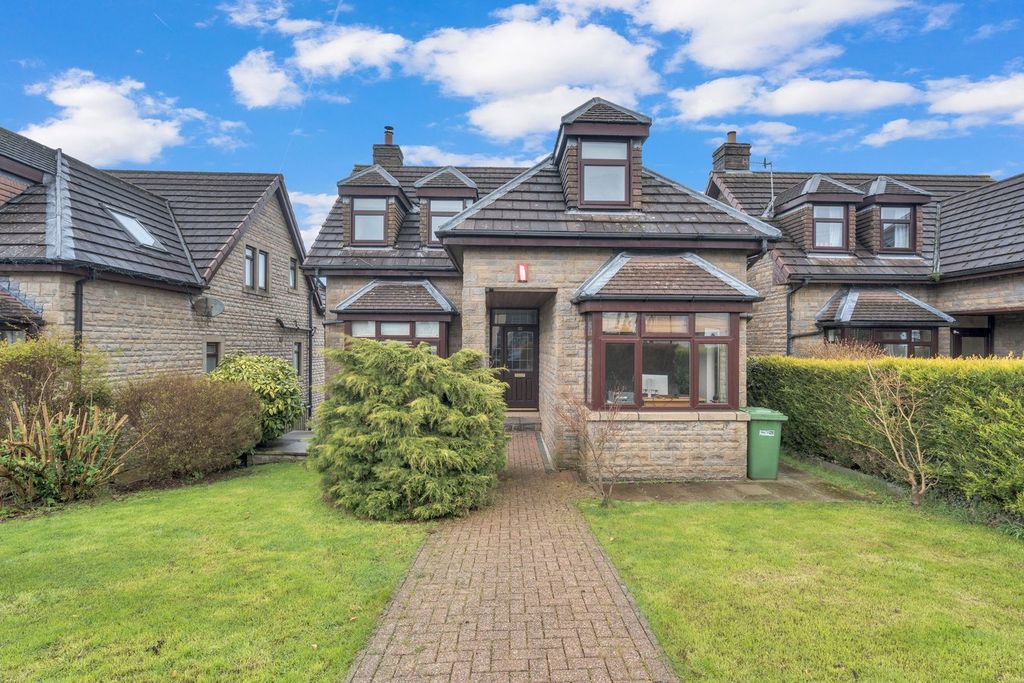 Property photo 1 of 33