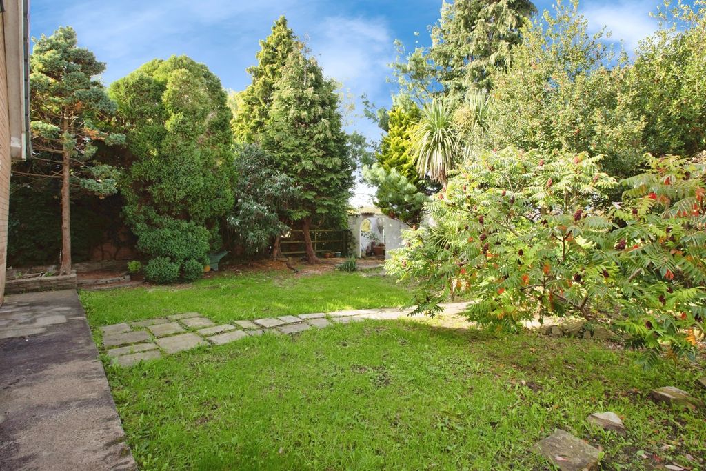 Property photo 2 of 15 Photo