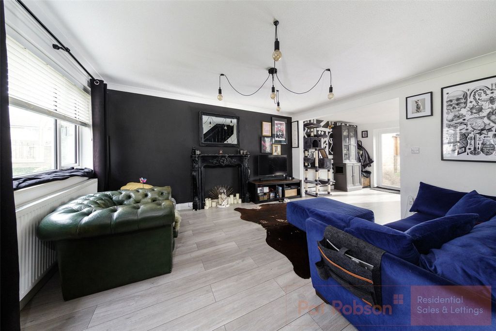 Property photo 3 of 15 Picture 3